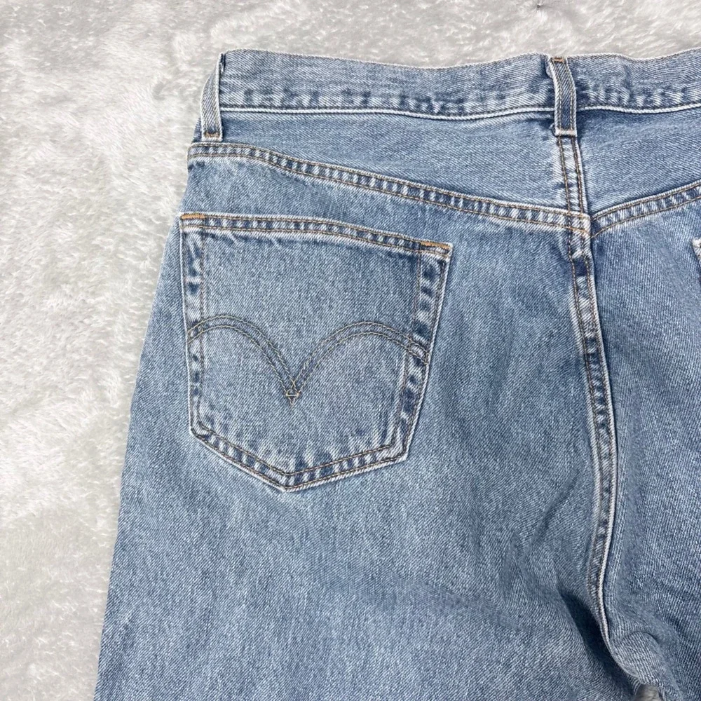 Levi's 505 Regular Fit Jeans Mens 36x32 Light Wash Blue Straight Leg Denim